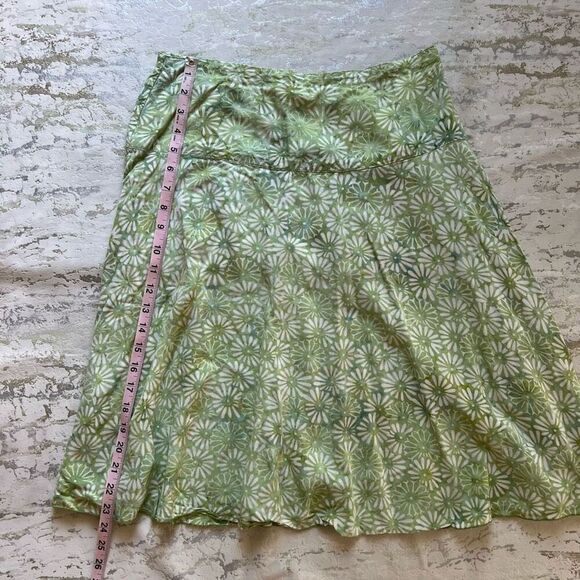 Nomadic Traders Y2K Daisy Floral Midi Skirt - Picture 5 of 9